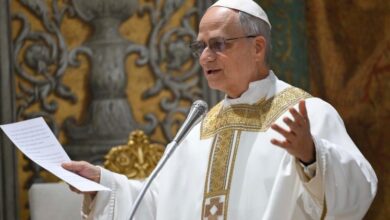 Depois de eleito, Leão XIV celebra sua primeira missa com os cardeais. Em sua homilia, citou o Concílio Vaticano II, Santo Inácio de Antioquia e seu predecessor Francisco.