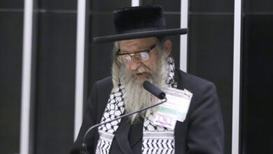 O rabino Weiss criticou a ocupação sionista da Palestina