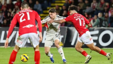 O jogo desenrolou-se muito na zona intermediária, onde o ucraniano Sudakov (ao meio) voltou a ser influente Foto SL Benfica