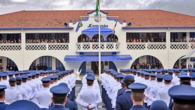 Alunos da Escola de Especialistas de Aeronáutica em formação em Guaratinguetá