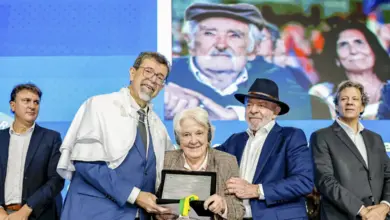 Presidente participou de homenagem a Pepe Mujica