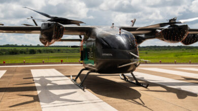 O voo, realizado com sucesso, marca um novo avanço em sua campanha de testes em direção às etapas futuras de certificação de sua aeronave elétrica de decolagem e pouso vertical (eVTOL, na sigla em inglês).