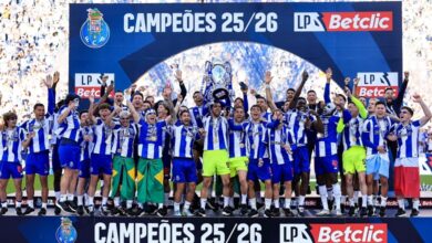 Os campeões começaram a fazer a festa no Estádio do Dragão Foto FC Porto
