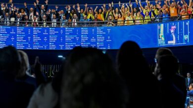 Nas galerias, agentes de saúde e convidados manifestam apoio ao parecer apresentado por Irajá