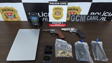 Operação da Polícia Civil em Pindamonhangaba prende quatro pessoas e apreende duas armas de fogo durante ação integrada.