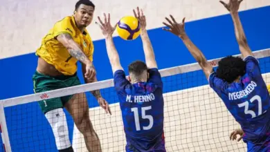 Lance da partida entre Brasil e França.