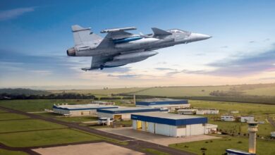 Complexo industrial da Embraer em Gavião Peixoto abriga a única linha de montagem final (Final Assembly Line, em inglês) do Gripen fora da Suécia