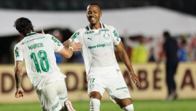 Palmeiras goleia o Vitória por 4 a 0 no Barradão, chega a 44 pontos e abre vantagem na liderança do Brasileirão.