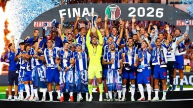 FC Porto ergue a Supertaça, o primeiro toféu oficial da época