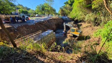 obras no Córrego do Convento Velho em Taubaté