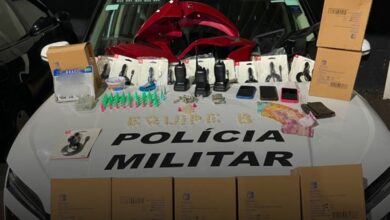 Suspeitos de tráfico em Pindamonhangaba. (Foto: Divulgção/PM)